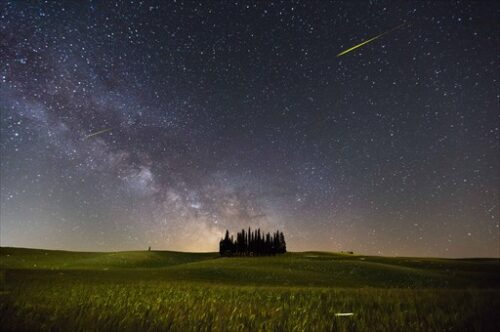 銀河をクロスする流星(花火)さ