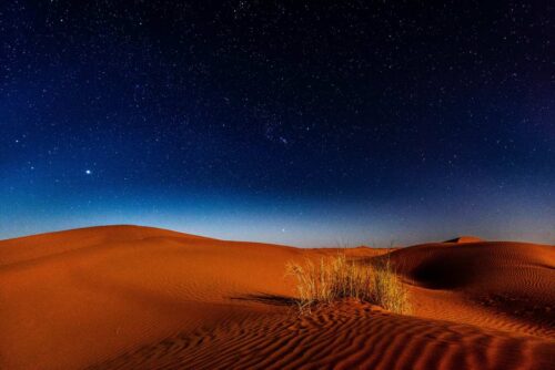 夜明け前の砂漠